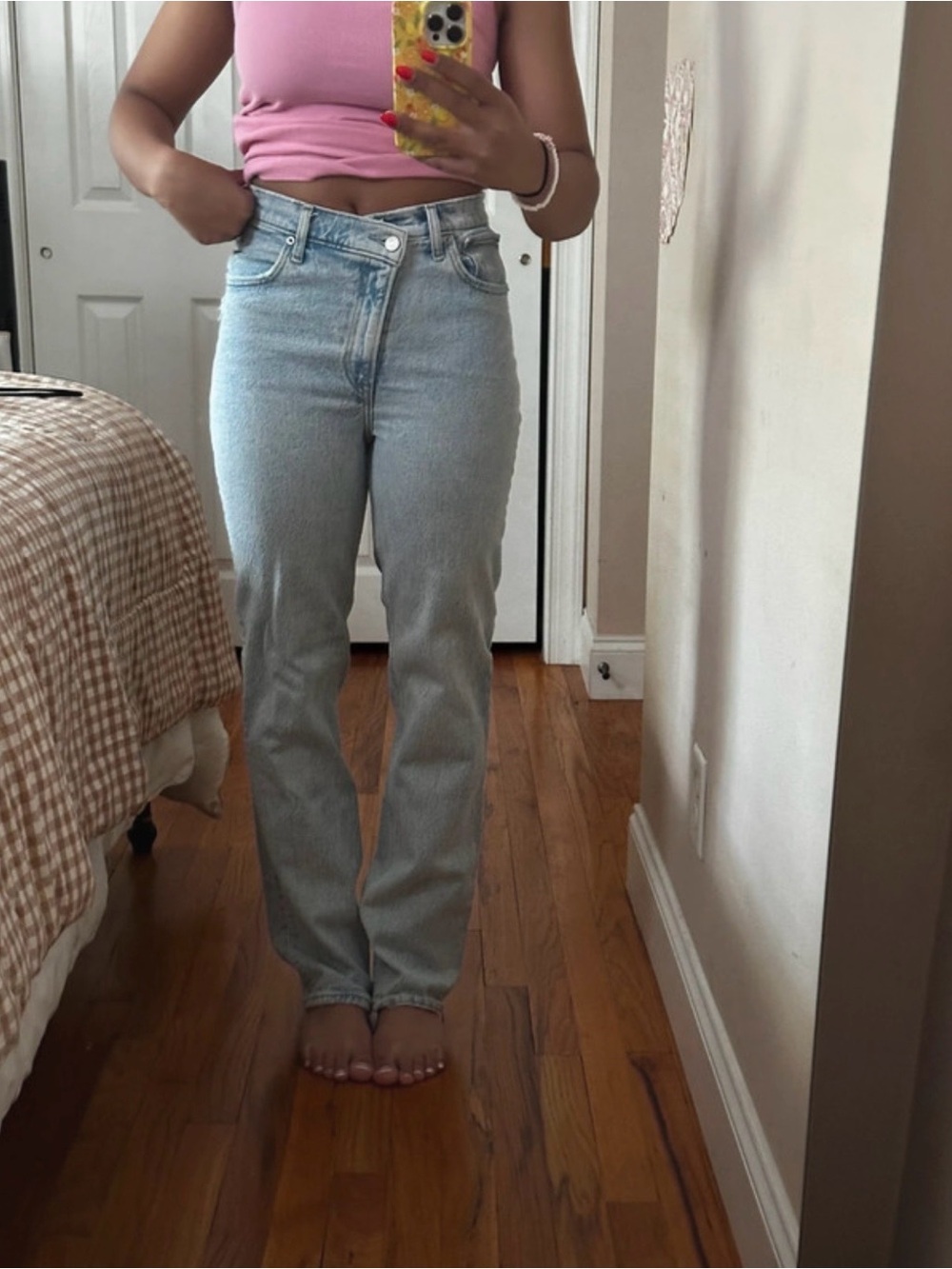 Light Wash High-Rise Straight Leg Jeans - Women's
ABERCROMBIE JEANS